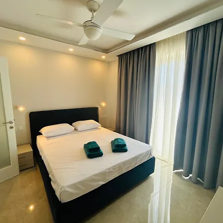 Seaview Penthouse Apartment